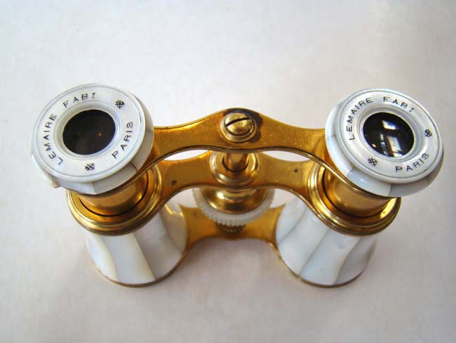 A fine pair of French mother-of-pearl opera glasses by LeMaire of paris circa 1890 — image 2
